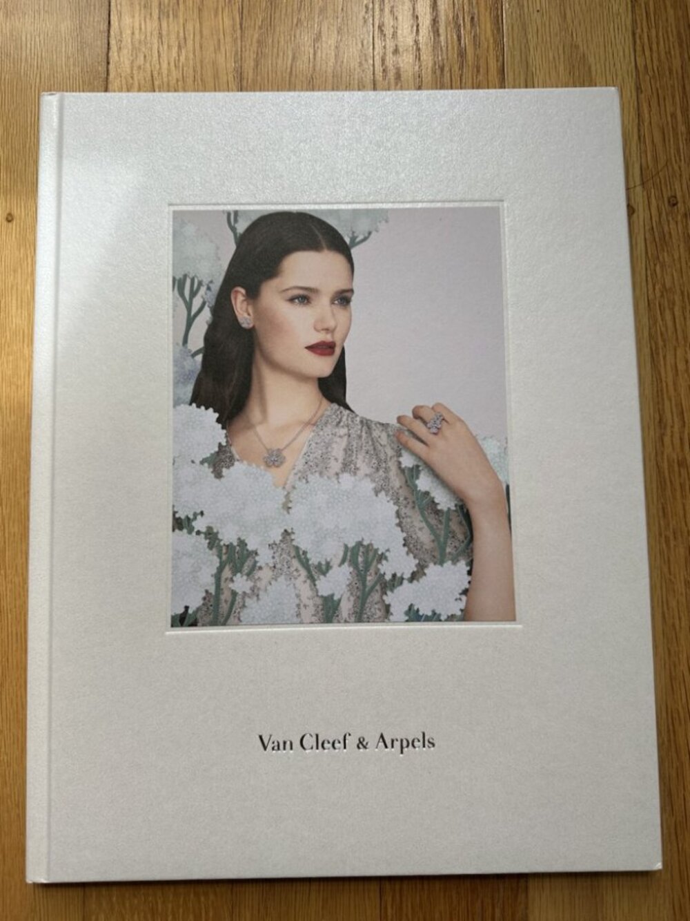 Van Cleef & Arpels High Jewelry Hardcover Book Collection Catalog New Unread